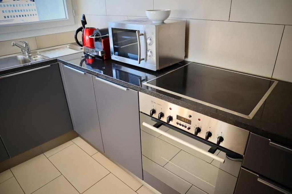 Spacious And Bright 2 Bedroom With Terrace Apartment