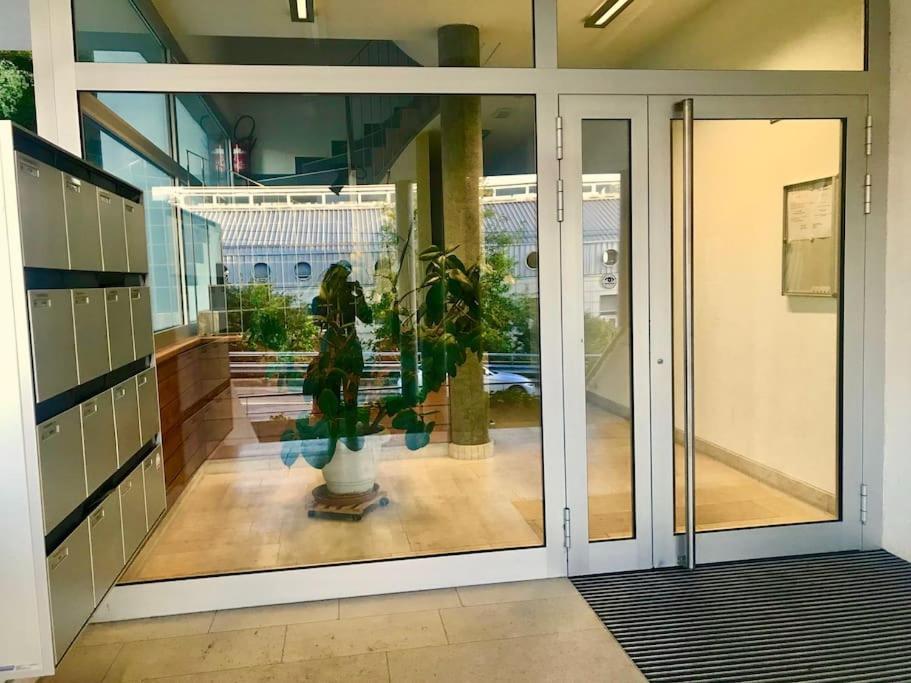 Spacious And Bright 2 Bedroom With Terrace Apartment Lausanne